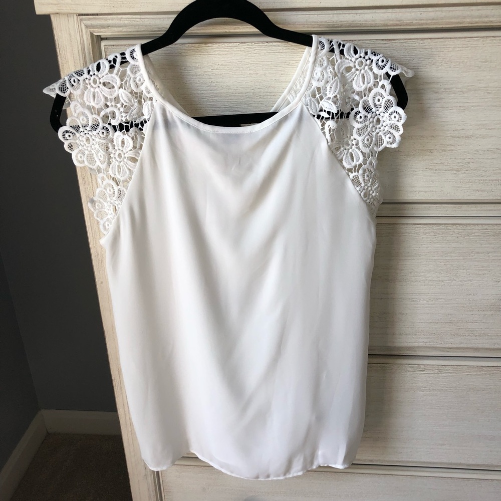 Loft top 🌼 - Picture 4 of 4